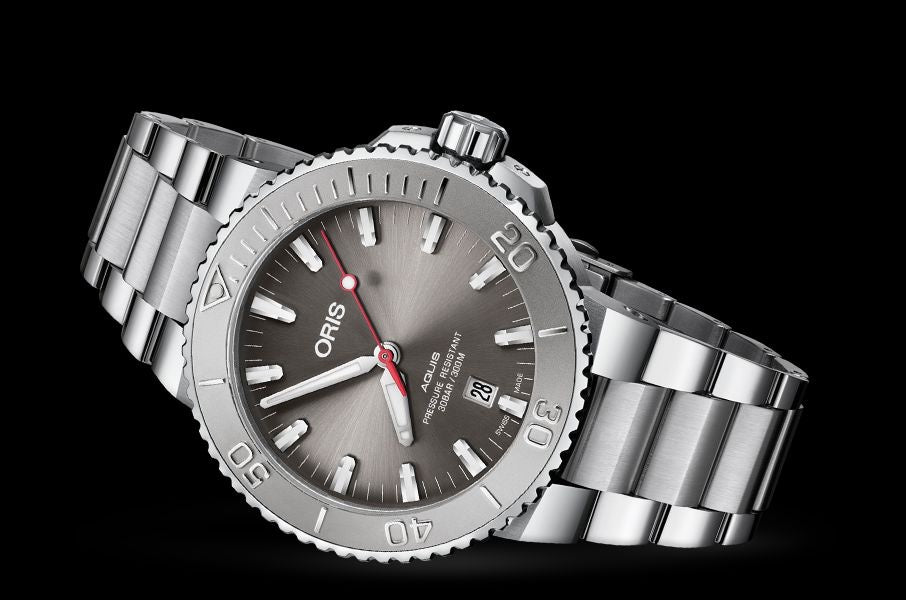 Oris Aquis Date Authentic Silver Grey Dial Automatic Mens Watch