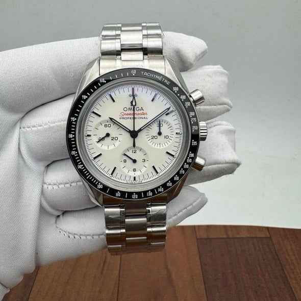 Omega Moons Watch