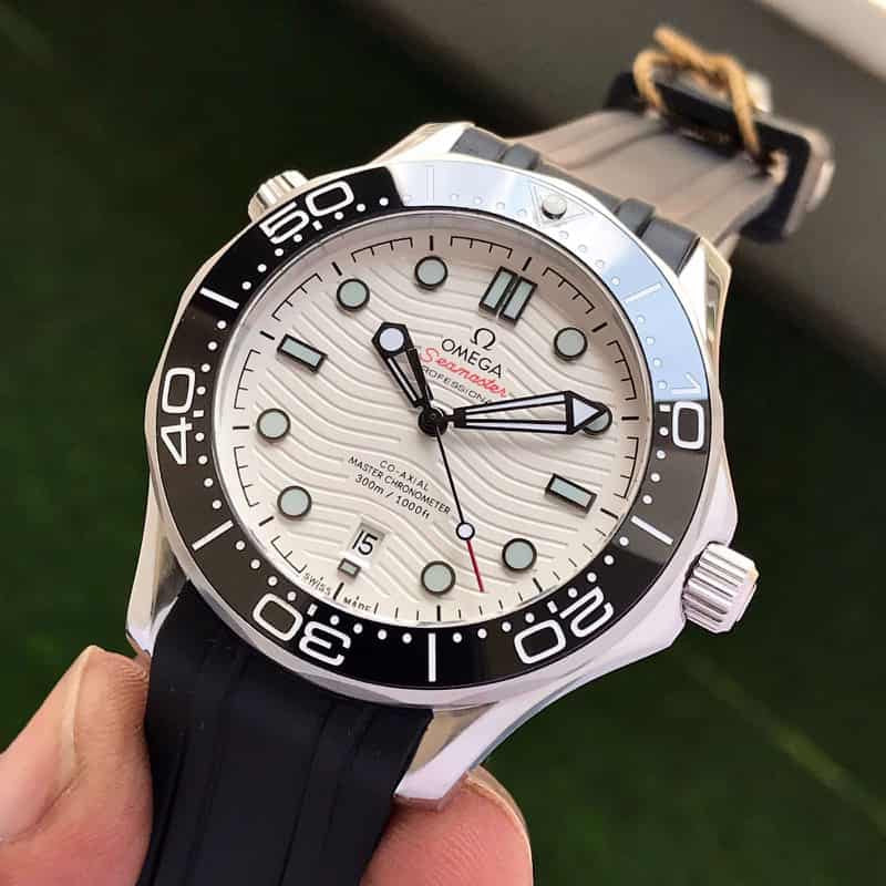 Omega Seamster White Dial Black Rubber Strap Swiss ETA Movement Automatic Mens Watch