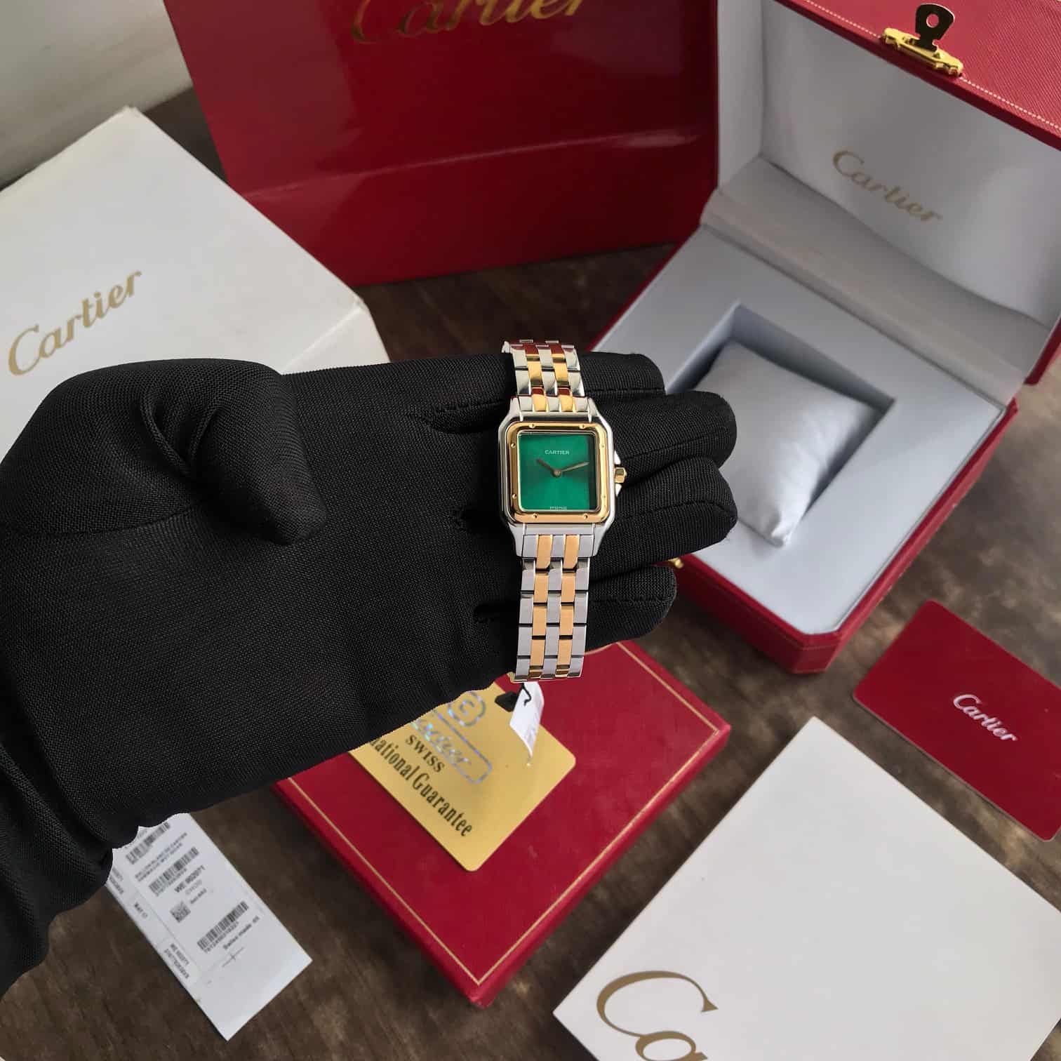 Cartier Santos Premium Women's Watch – Green Dial Edition