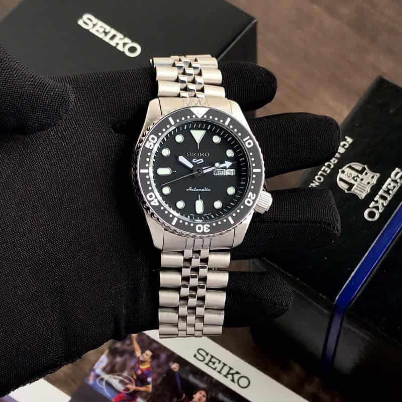 Seiko 5 Sports Black Bezel Grape Jubli Chain Automatic Mens Watch