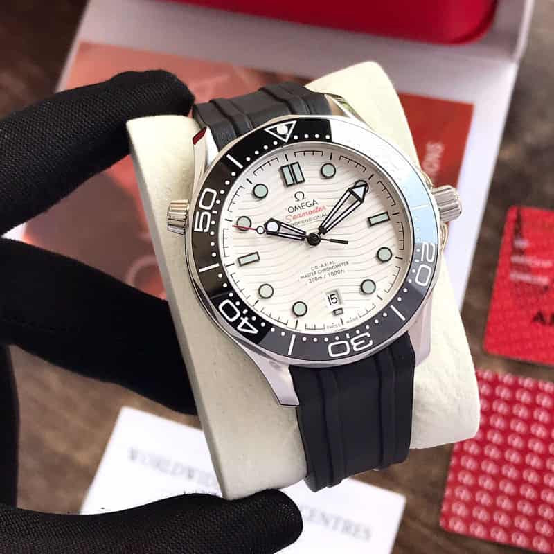 Omega Seamster White Dial Black Rubber Strap Swiss ETA Movement Automatic Mens Watch