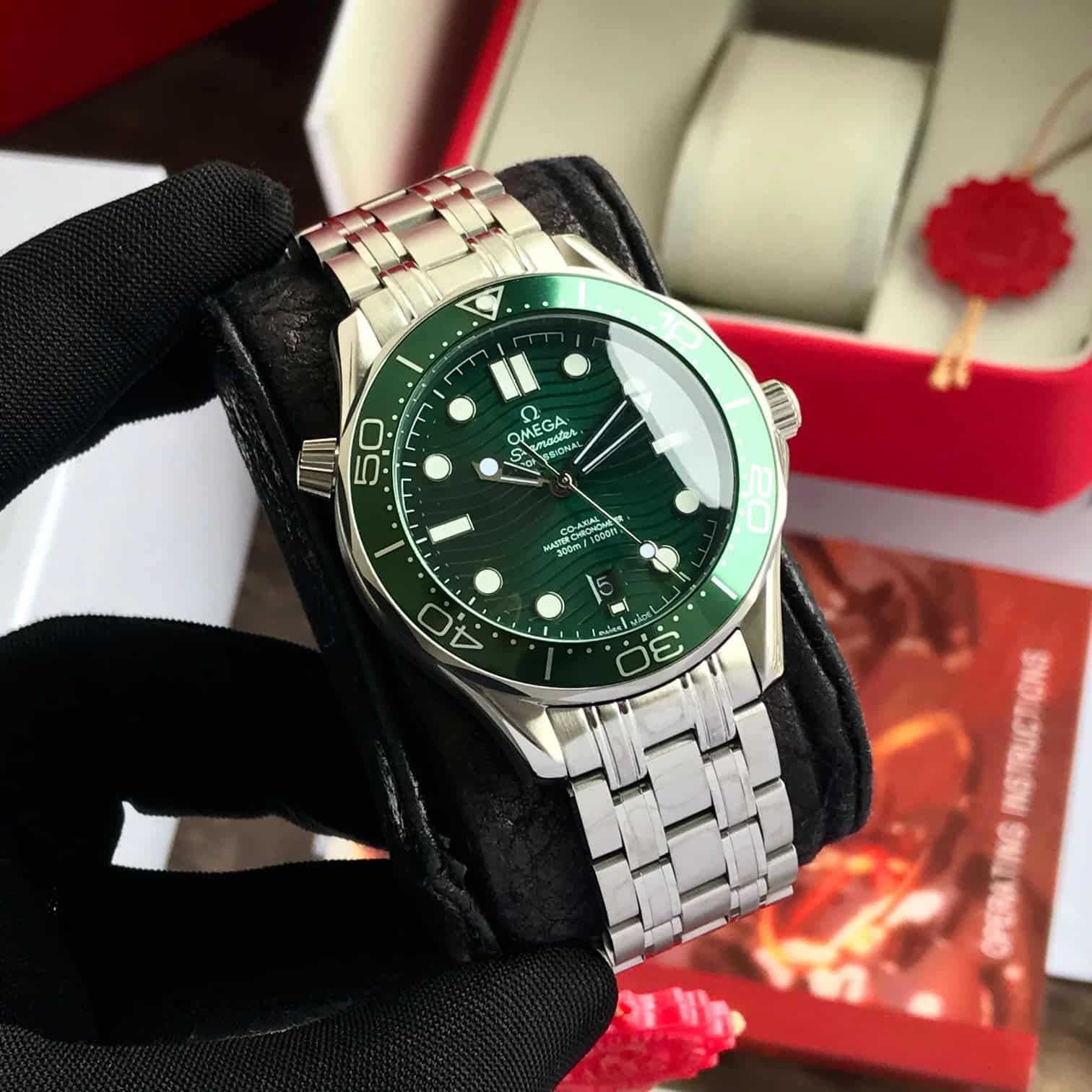 Omega Seamaster Professional Diver 300M Green Automatic Mens Watch