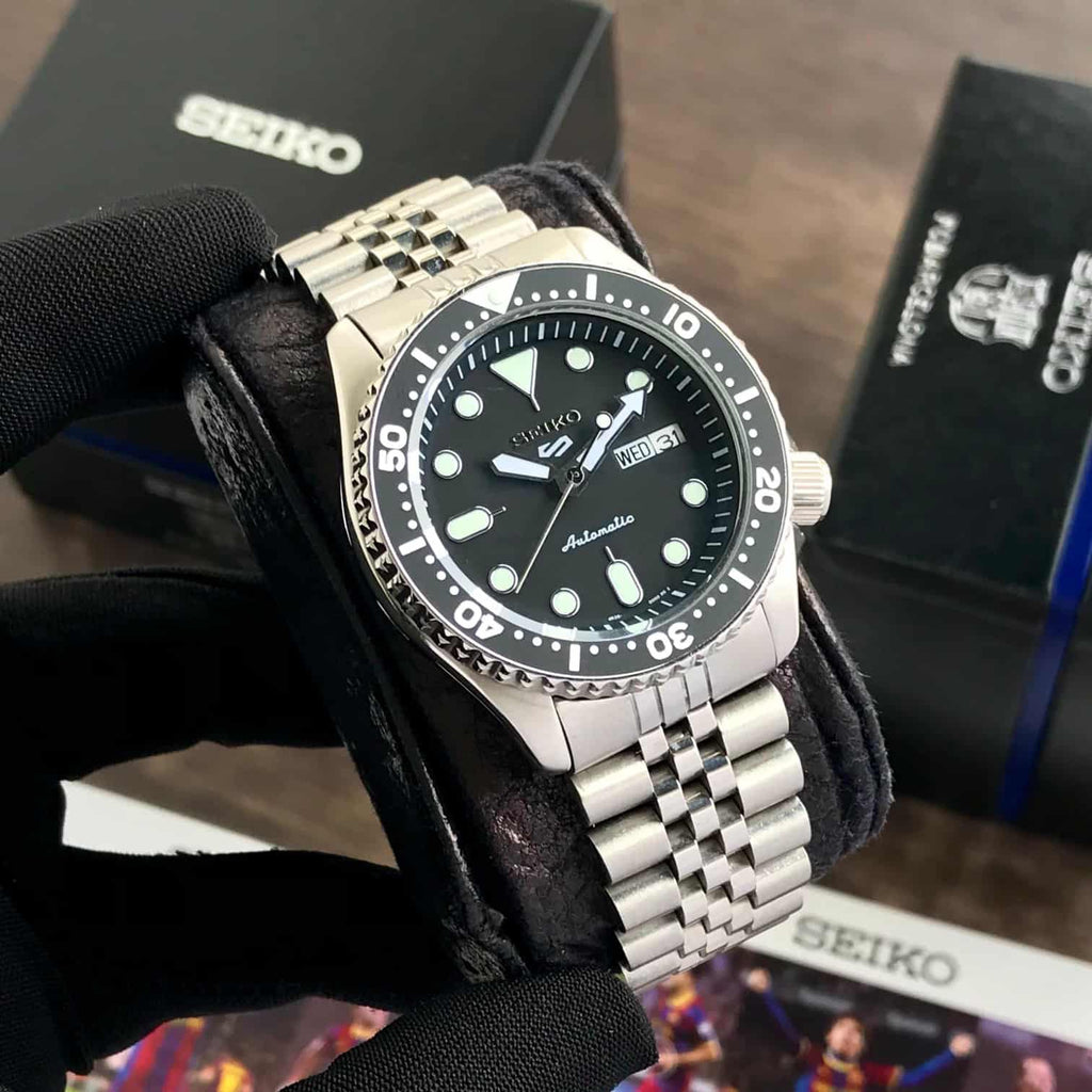 Seiko 5 Sports Black Bezel Grape Jubli Chain Automatic Mens Watch