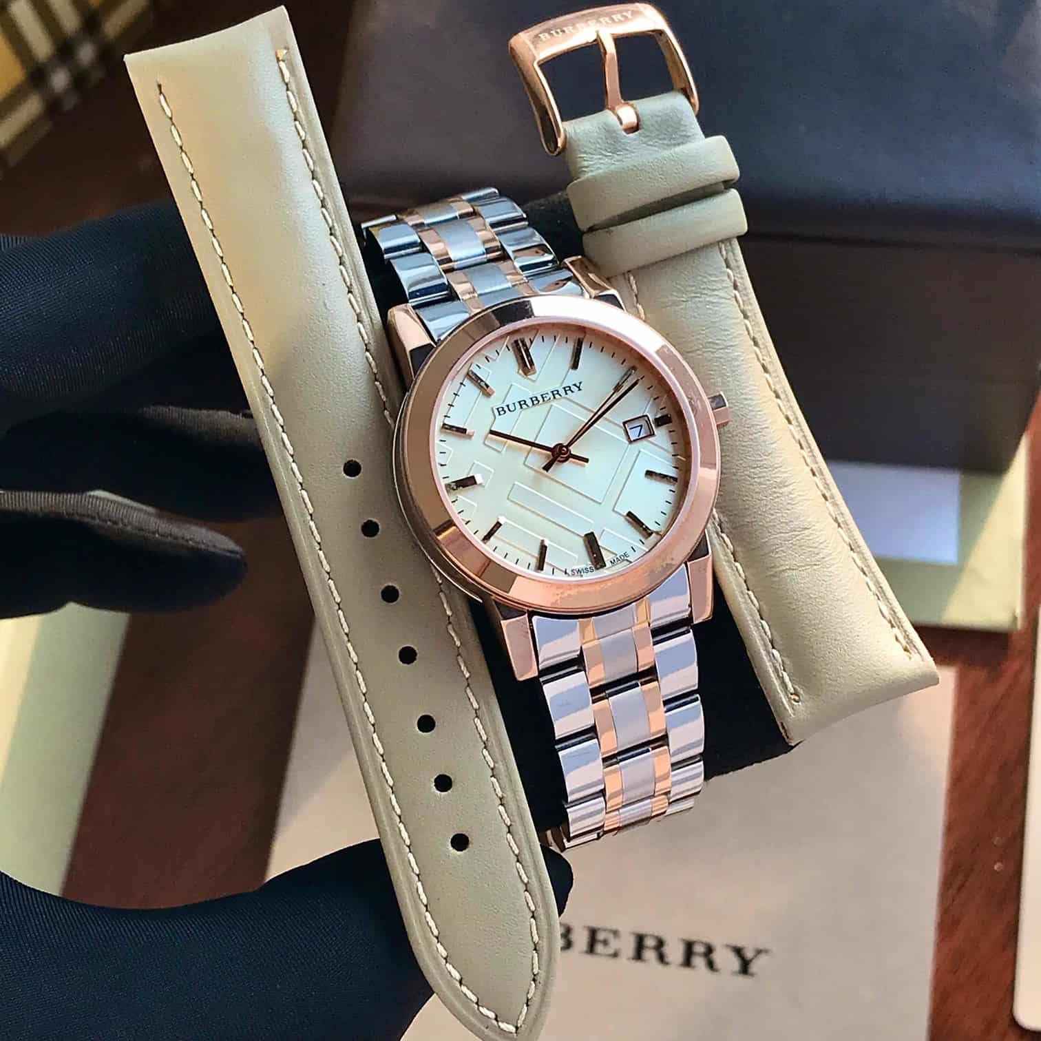 Elegant Women's Wrist Watch - Timeless Style and Sophisticated Design - Therealtime
